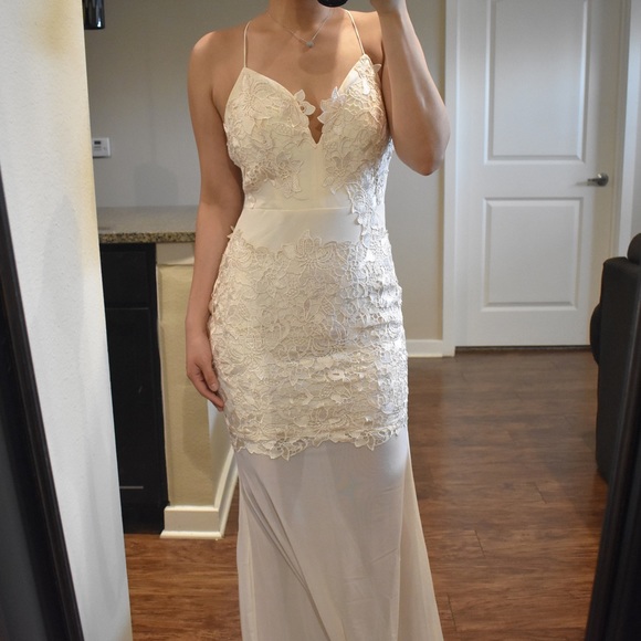 Looking Like A Million Bucks Lace Maxi Dress - Picture 2 of 8